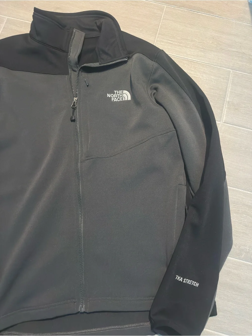The North Face Men's Black Lightweight Softshell TKA Jacket